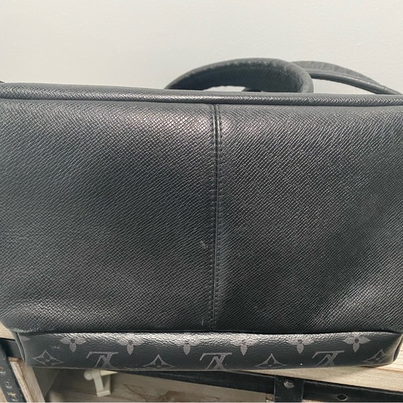 Louis Vuitton Monogram Eclipse Discovery Backpack - Picture 5 of 11